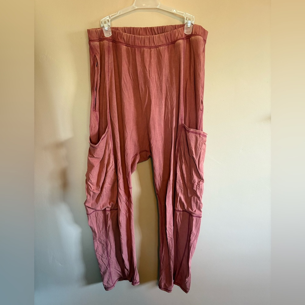 Free People Hot Shot pants size XL orange/terra cotta color
